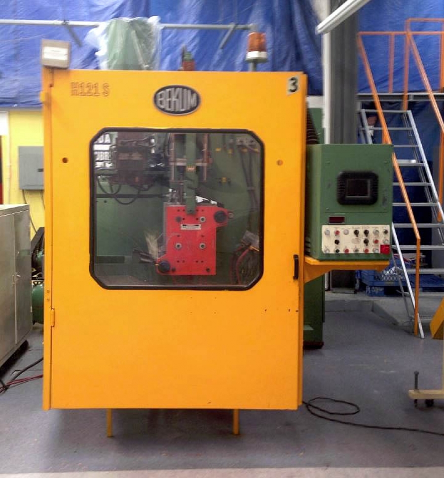 Bekum H 121 S - Máquina de moldeo por soplado 